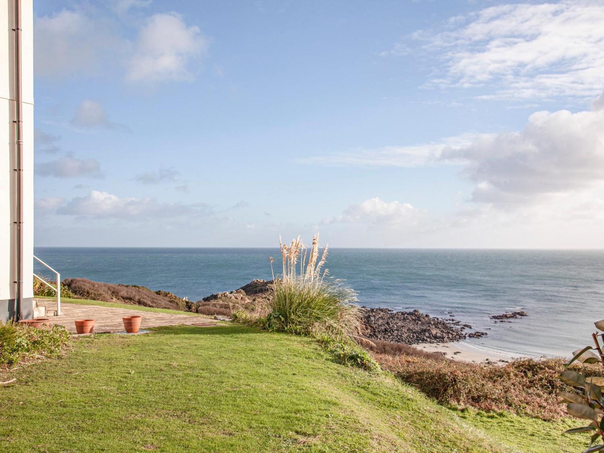Headland Cottages Coverack Exterior photo